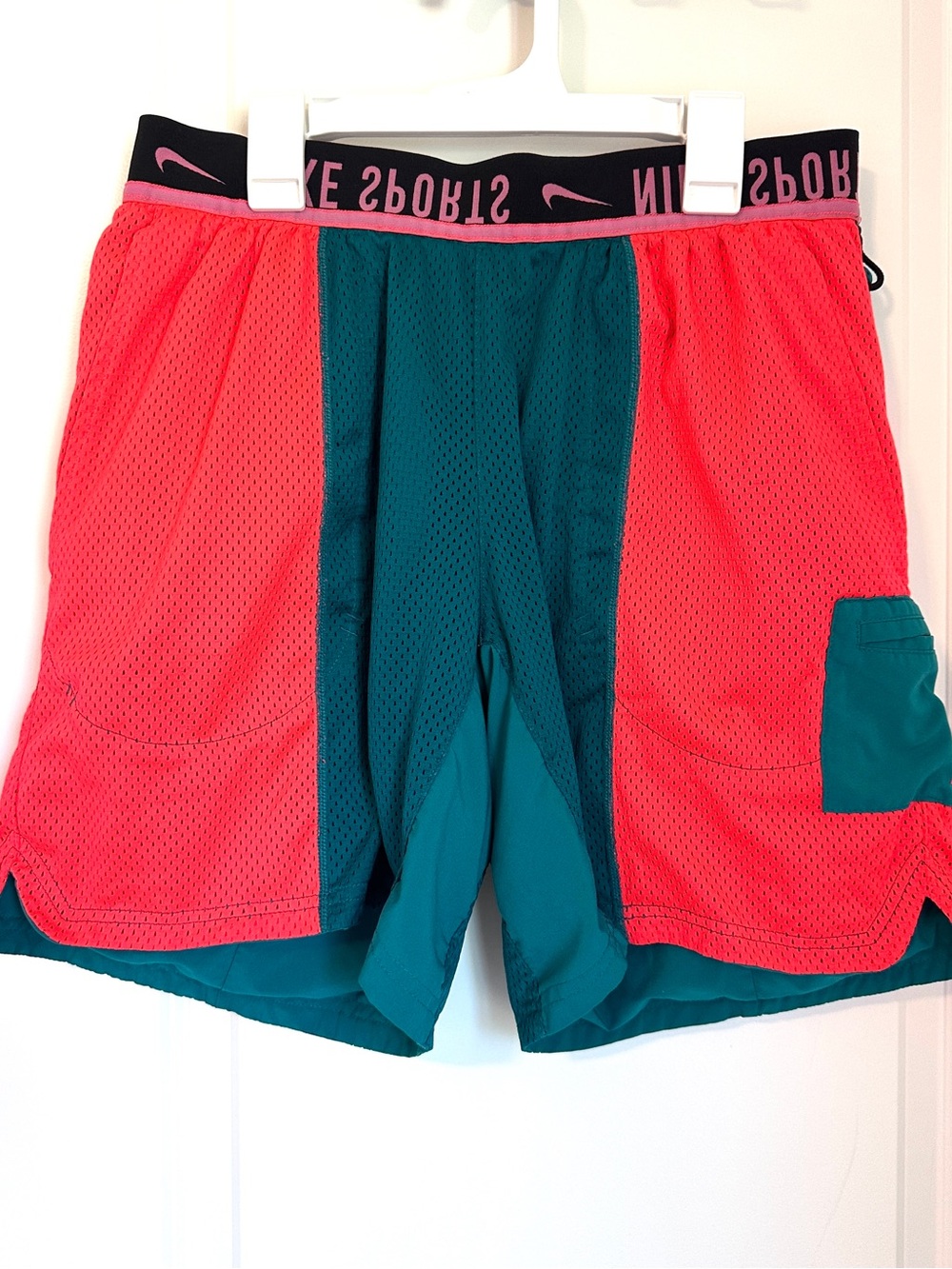 Nike Men’s Mesh Pink and Green Reversible Basketball Athletic Shorts Medium